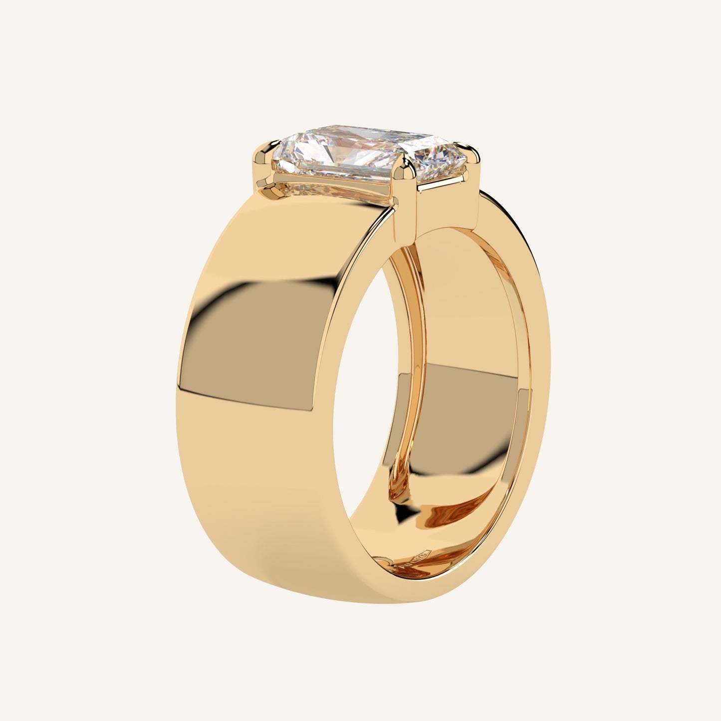 Anello a fascia liscia in oro giallo con diamante di laboratorio centrale taglio radiant, firmato LUXE SPARK Diamonds