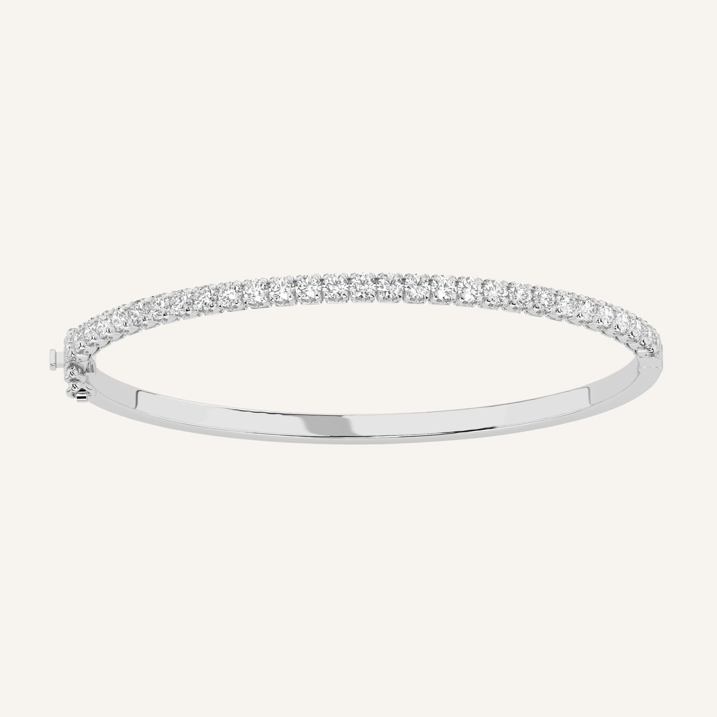 Bracciale tennis rigido in oro bianco con diamanti di laboratorio, firmato LUXE SPARK Diamonds