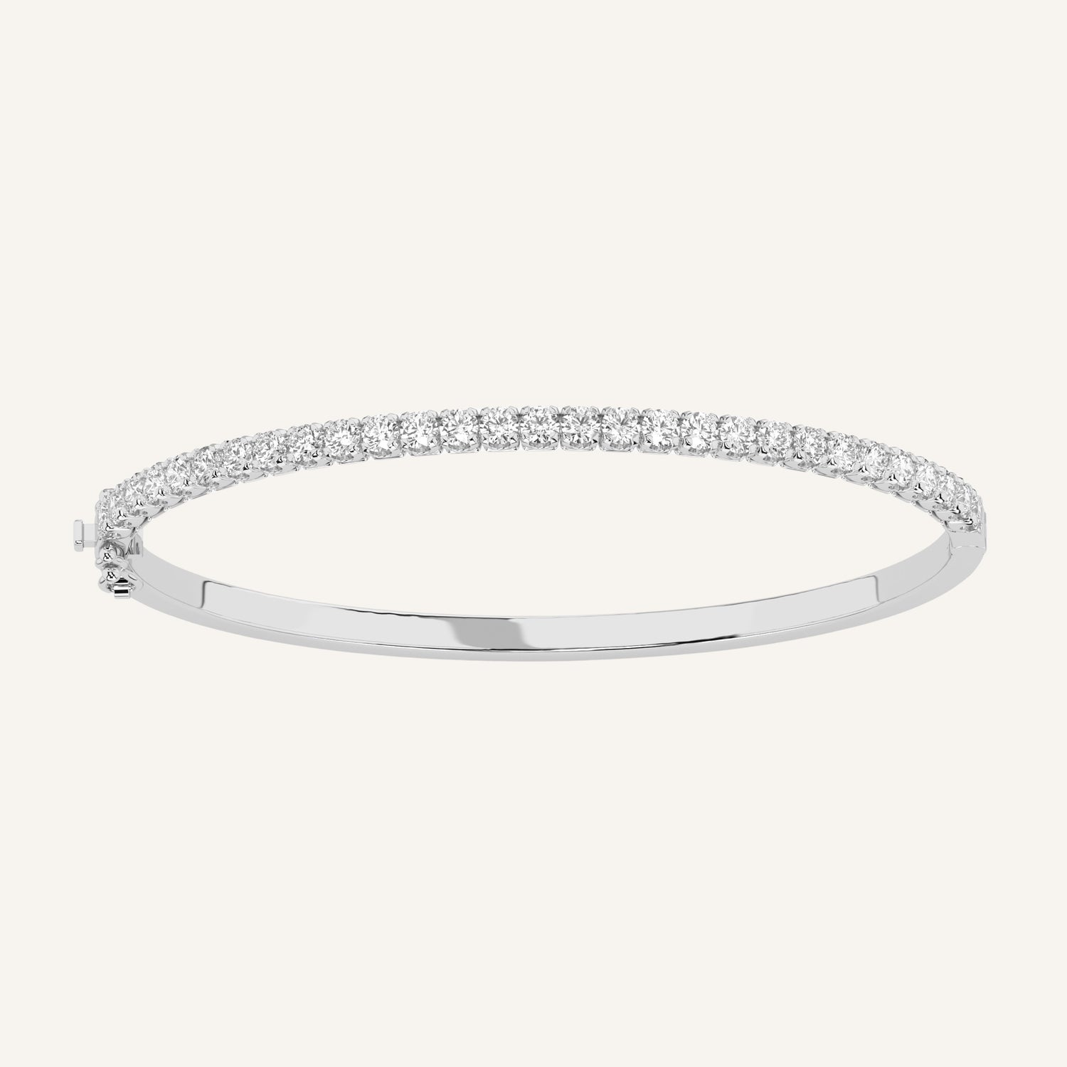 Bracciale tennis rigido in oro bianco con diamanti di laboratorio, firmato LUXE SPARK Diamonds