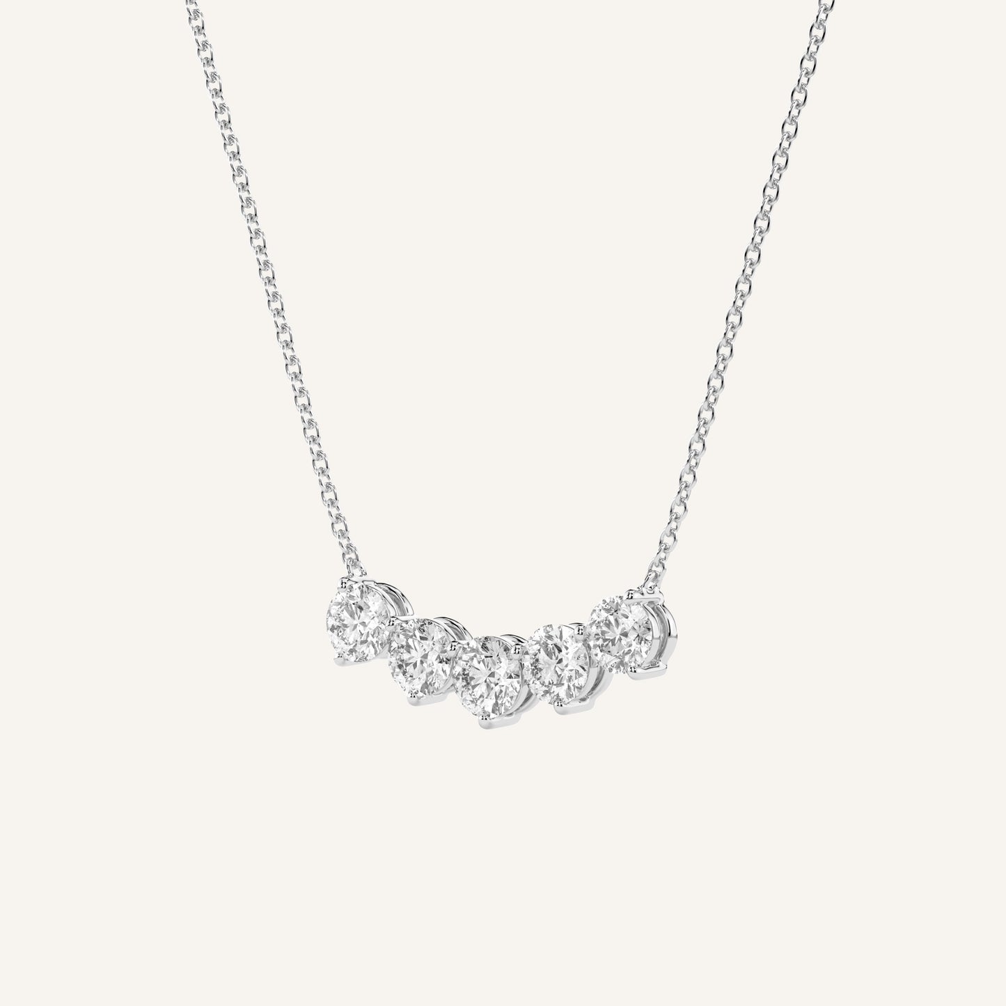collana con 5 diamanti di laboratorio su montatura sottile, firmata Luxe Spark Diamonds