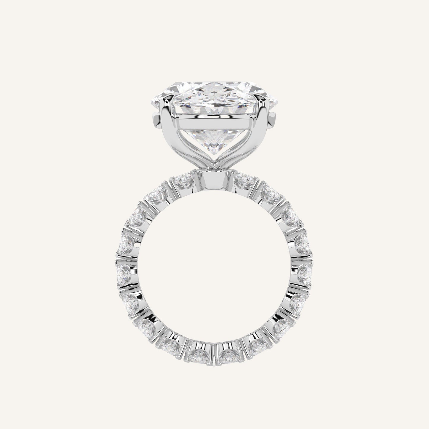 Anello eternity in oro bianco con diamanti di laboratorio ovali e centrale da 10 carati, firmato LUXE SPARK Diamonds