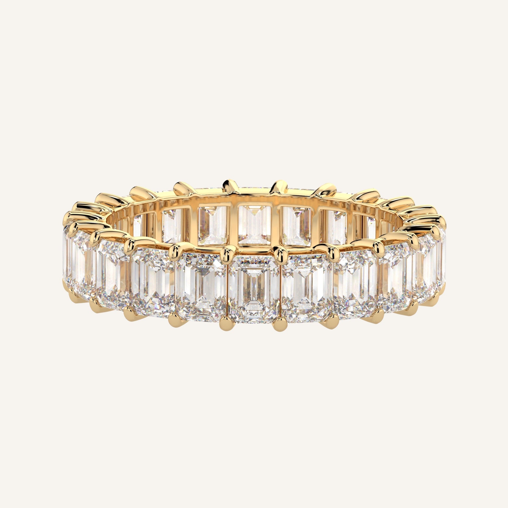 Anello eternity in oro giallo con diamanti di laboratorio taglio smeraldo, firmato LUXE SPARK Diamonds