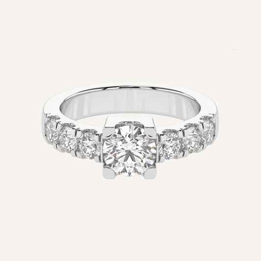 Anello in oro bianco con diamanti di laboratorio laterali e diamante centrale da un carato, firmato LUXE SPARK Diamonds