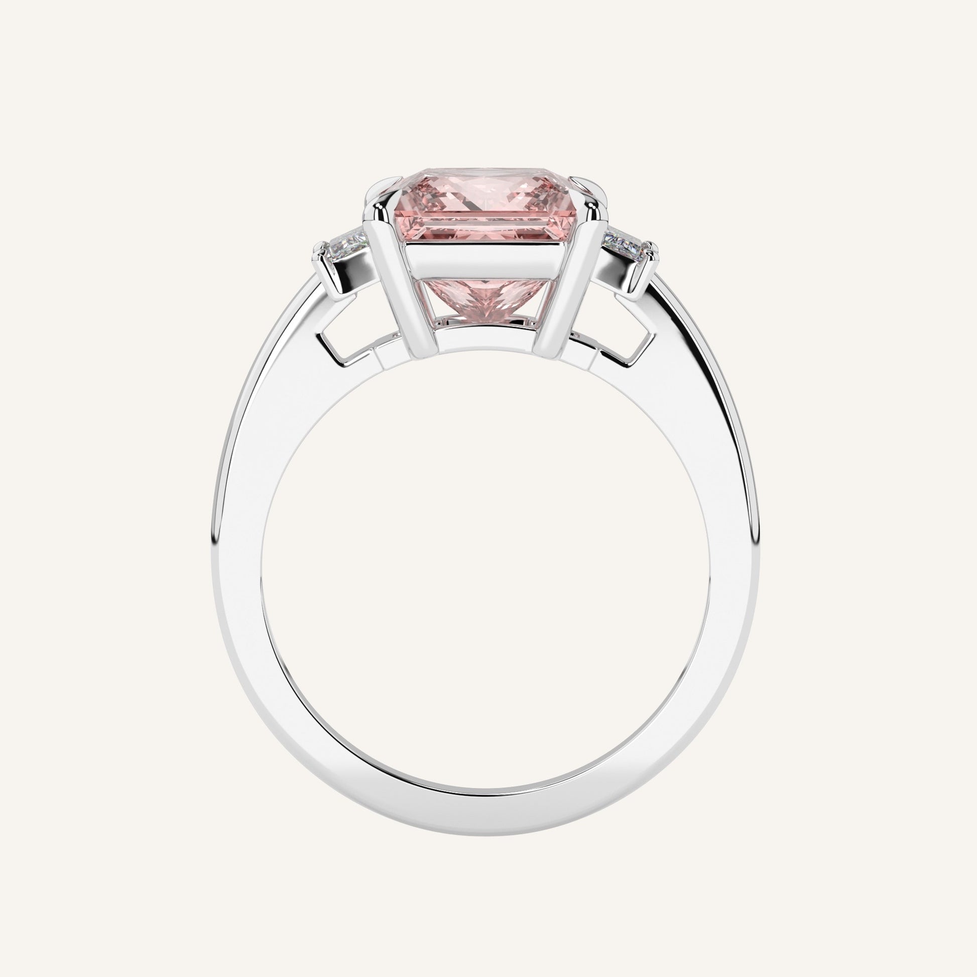 Anello in oro bianco con diamante di laboratorio centrale fancy vivid pink taglio princess, firmato LUXE SPARK Diamonds
