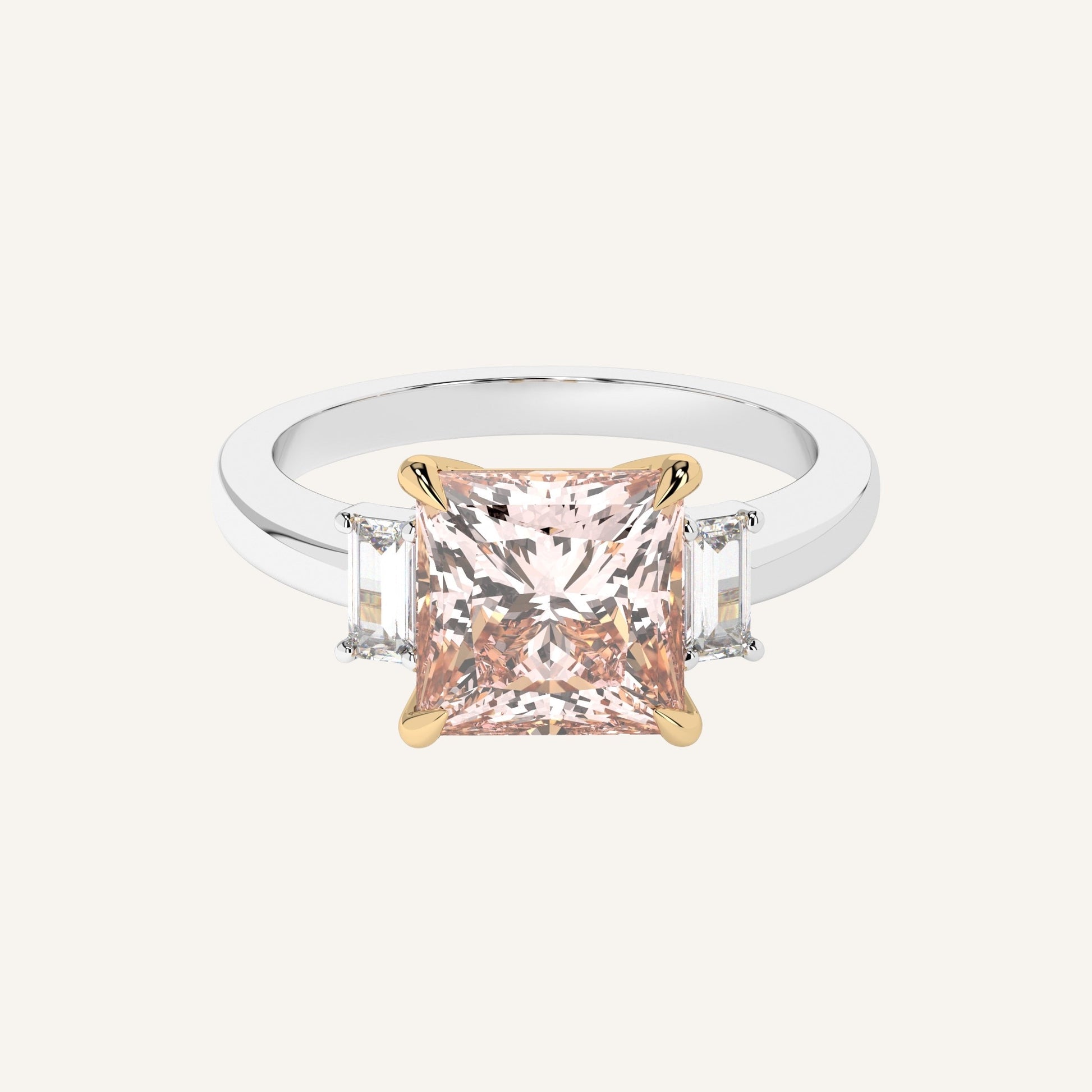 Anello in oro giallo con diamante di laboratorio centrale fancy vivid pink taglio princess, firmato LUXE SPARK Diamonds