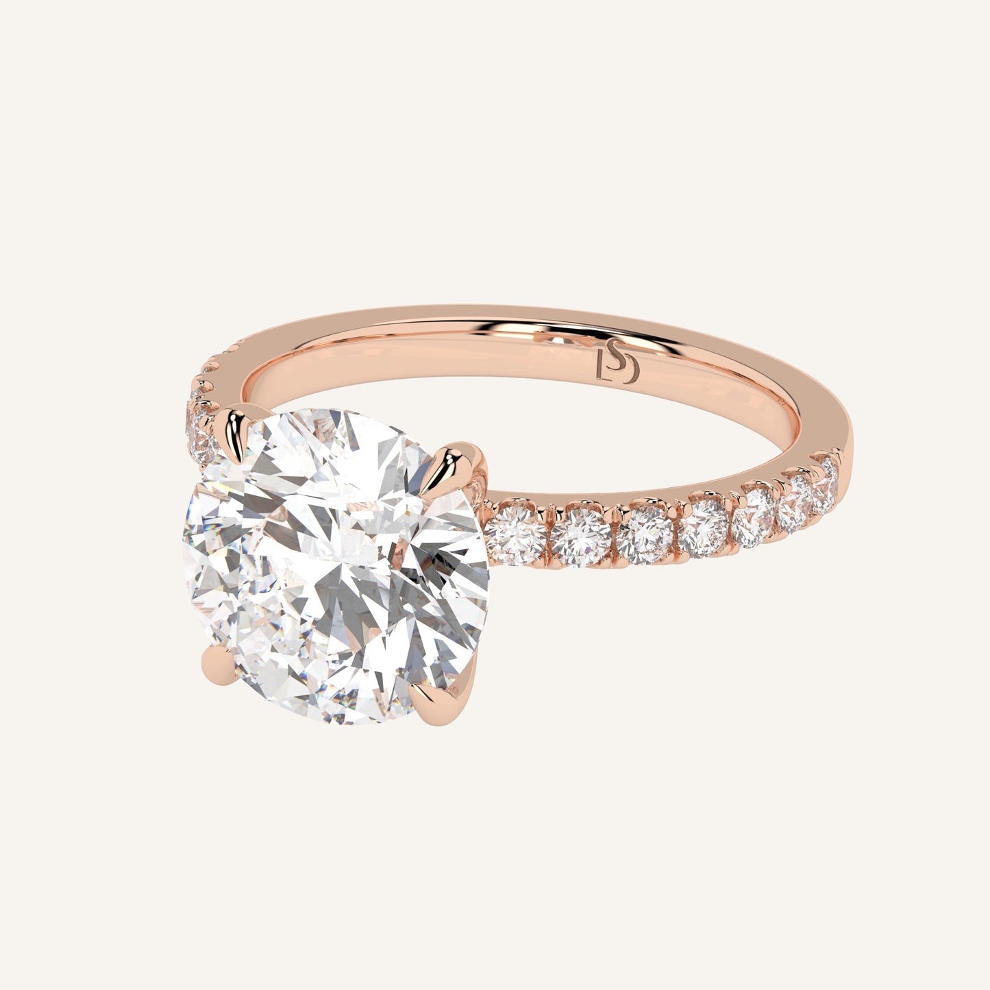 Anello solitario in oro giallo con diamante di laboratorio centrale da 3 carati e diamanti laterali, firmato LUXE SPARK Diamonds