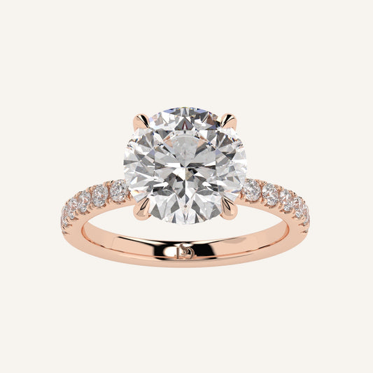 Anello solitario in oro giallo con diamante di laboratorio centrale da 3 carati e diamanti laterali, firmato LUXE SPARK Diamonds