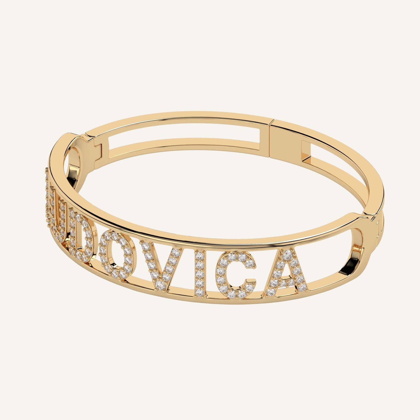 Bracciale in oro giallo con lettere personalizzabili in diamanti di laboratorio taglio brillante, firmato LUXE SPARK Diamonds