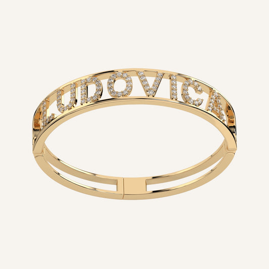 Bracciale in oro giallo con lettere personalizzabili in diamanti di laboratorio taglio brillante, firmato LUXE SPARK Diamonds