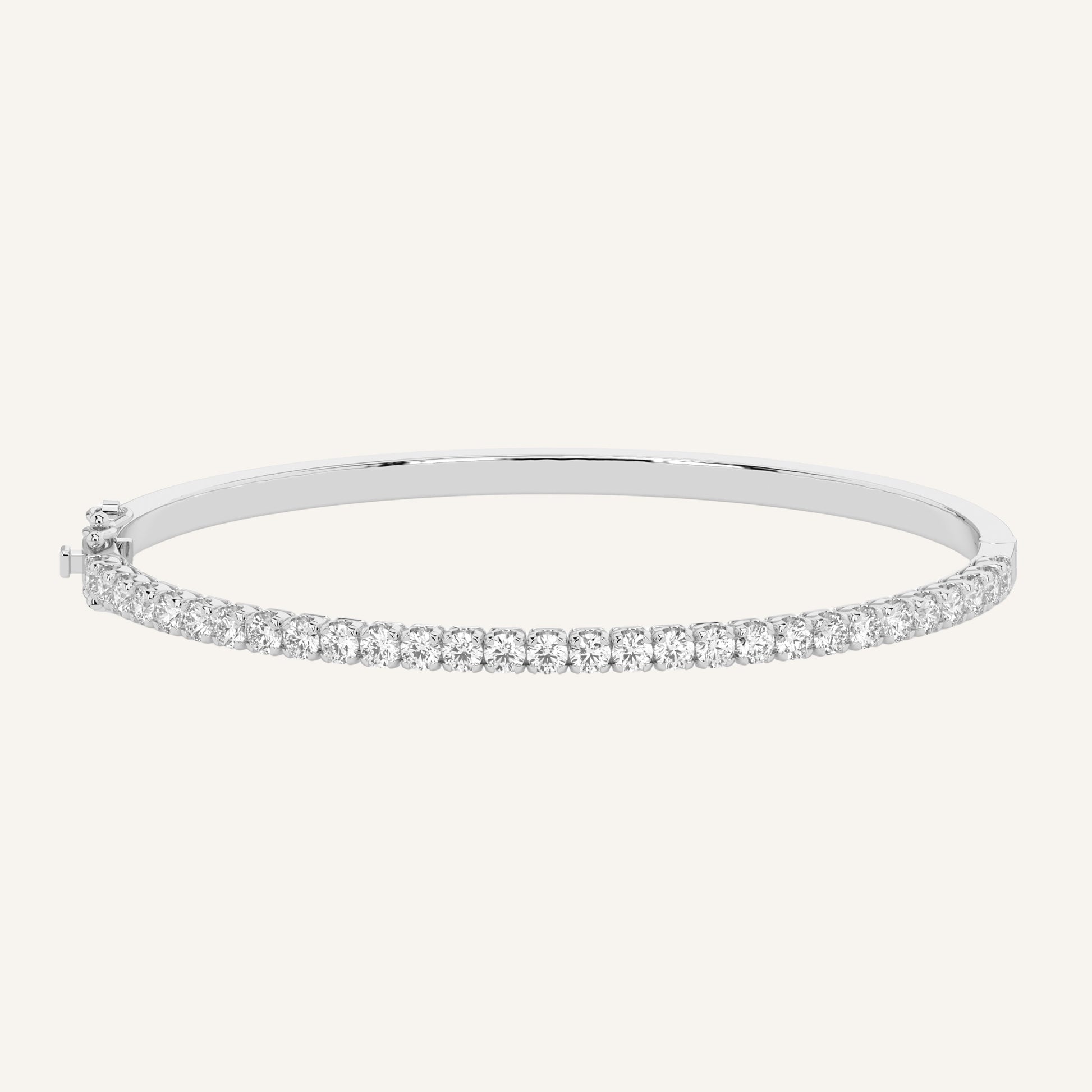 Bracciale tennis rigido in oro bianco con diamanti di laboratorio, firmato LUXE SPARK Diamonds